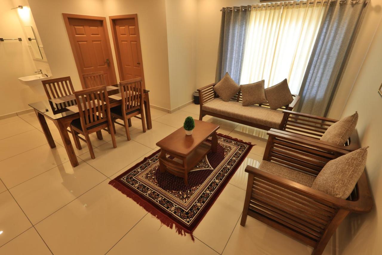 Castle Brook Residential Homestay Тірувалла Екстер'єр фото