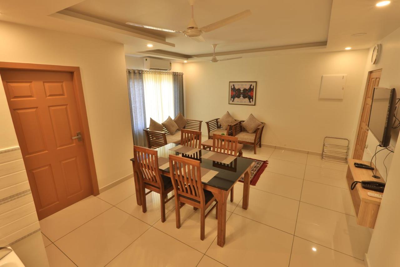 Castle Brook Residential Homestay Тірувалла Екстер'єр фото